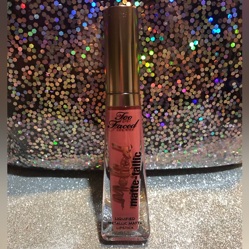 BNIB! Too Faced Melted Matte-Tallic Liquid Lipstick in Our Lips Are Sealed 🤫 👄